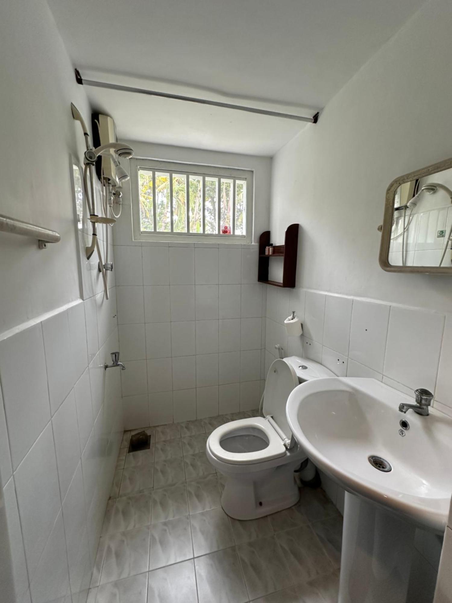 אונה ואטונה Mango Tree Villa חדר תמונה
